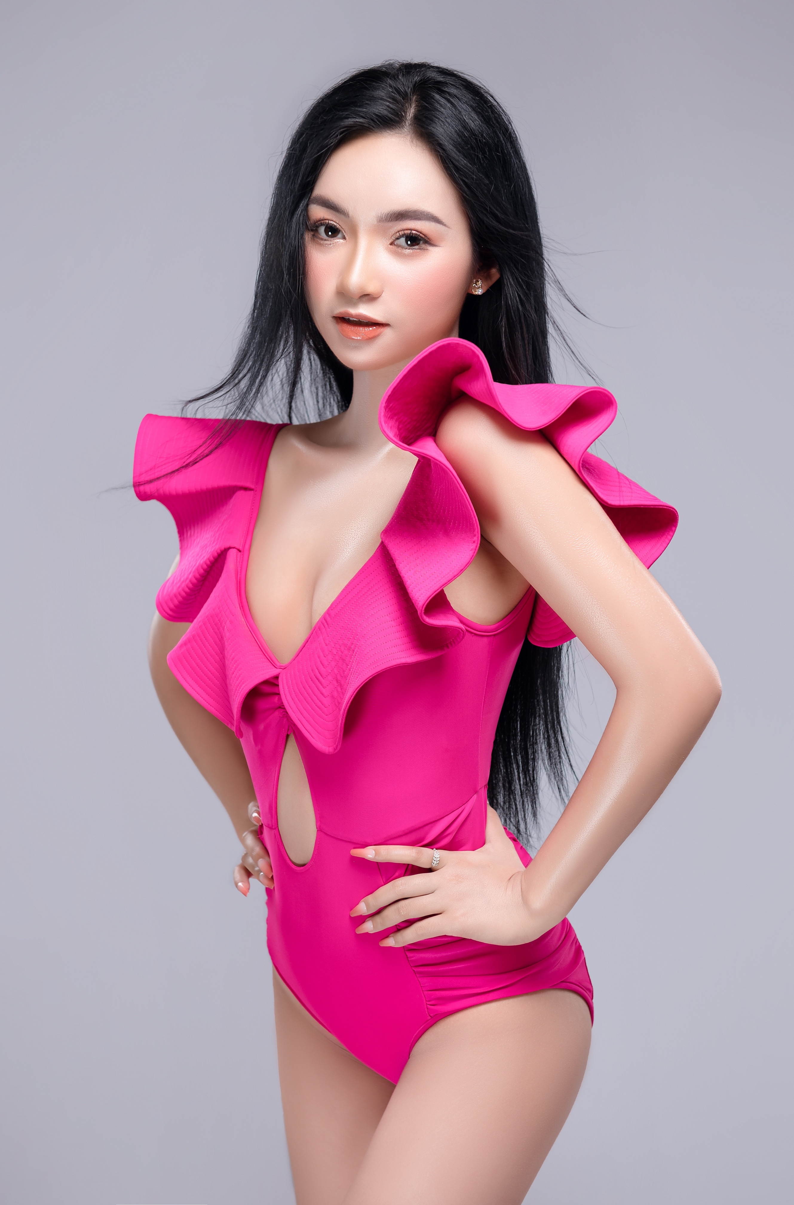 /UserFiles/miss/miss2022/10 - Nguyễn Thị Thanh Hoa - S2/IMG_8704.jpg